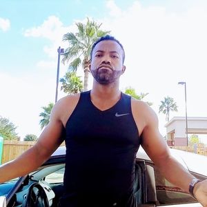 Meet your Posher, Jhonny fernando